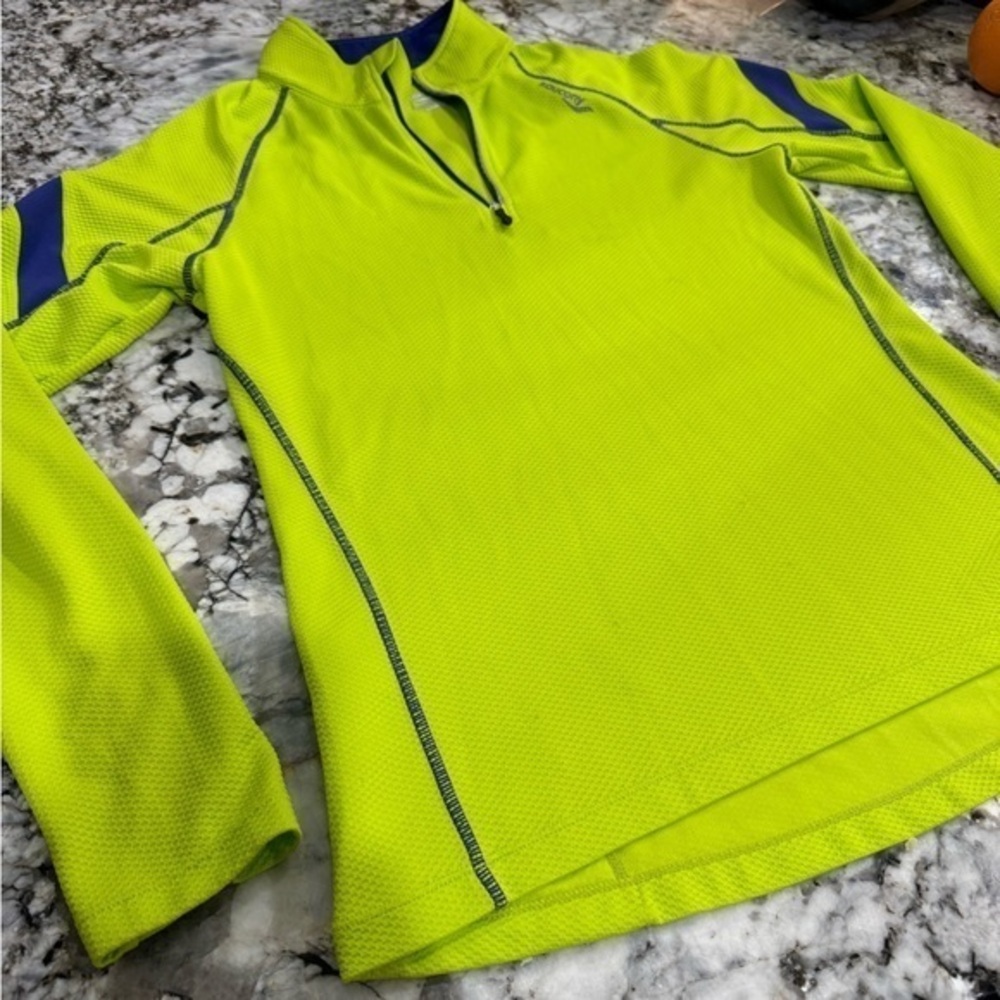 Saucony Quarter Zip Running Sweater woman’s size M